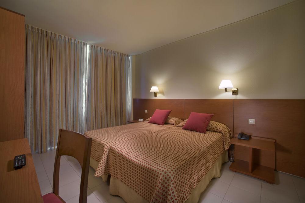 Hotel Mediterraneo 罗萨斯 外观 照片