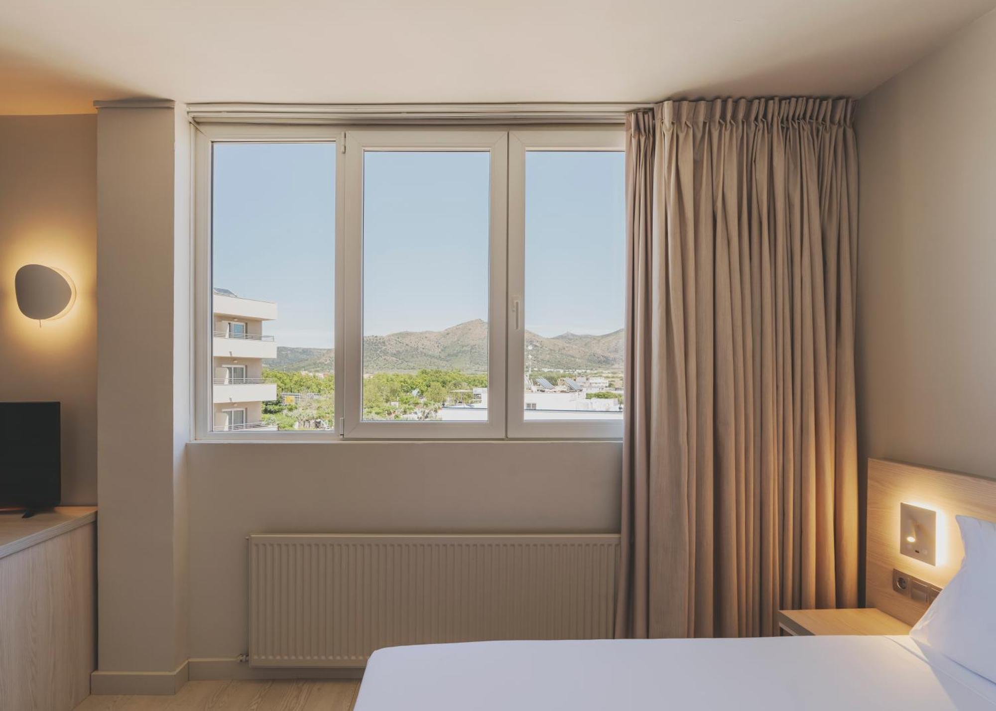 Hotel Mediterraneo 罗萨斯 外观 照片